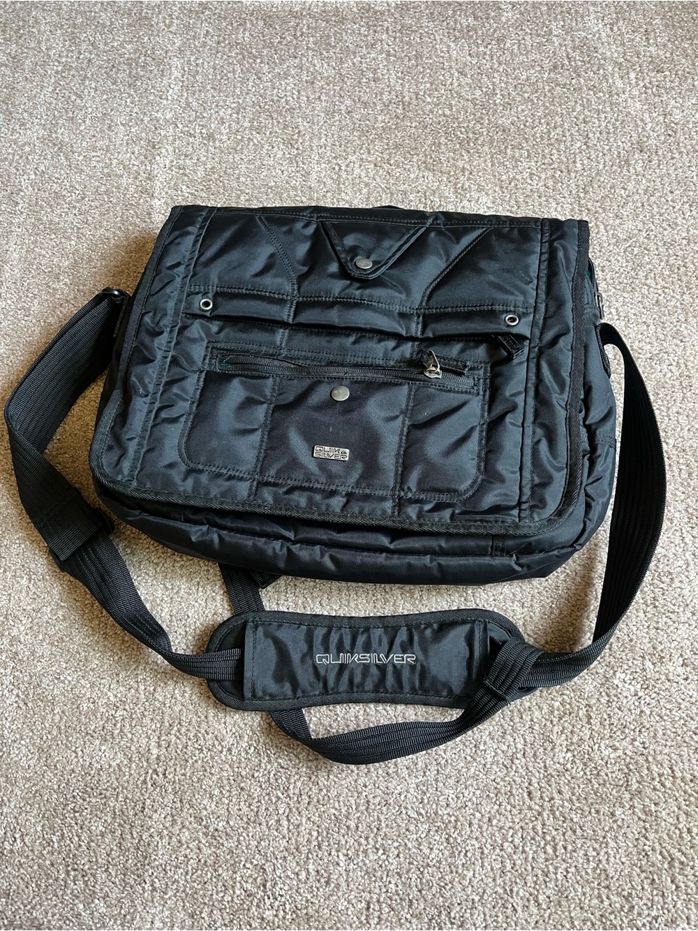 VTG 00’s / Y2K Quiksilver Black & Blue Satchel Bag